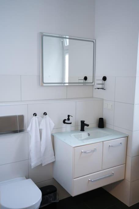 Apartment 2-zi. Am Ufer. Boxspringbetten. 2 Wc's.