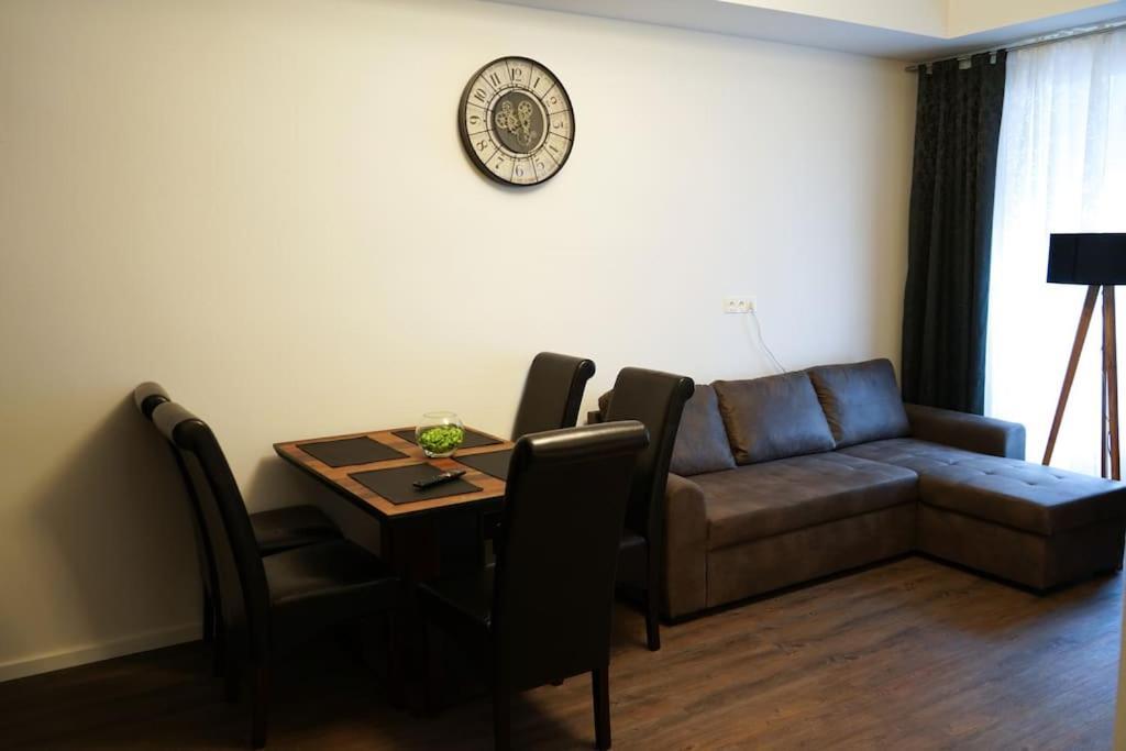 Apartment 2-zi. Am Ufer. Boxspringbetten. 2 Wc's. *